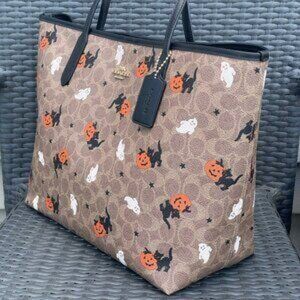 NWT Coach City Tote In Signature Canvas With Halloween Print CW450